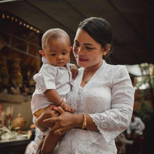 De Eeuwenoude traditie van een Mama Blessing